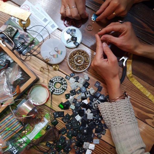 Hekkeld meg! Újrahasznosító workshop számítógép alkatrészekből