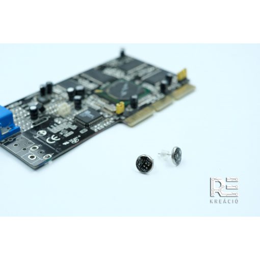 Acél bedugós fülbevaló alaplapból - fekete