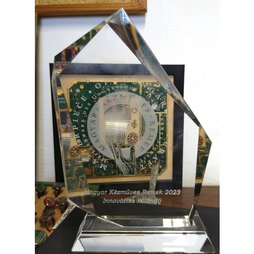 Magyar Kézműves Innovatív Remek-  alaplapból csiszolt különleges szív medál