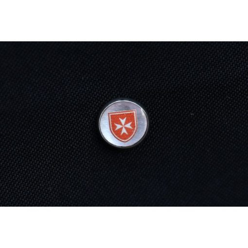 Máltai pajzs kitűző